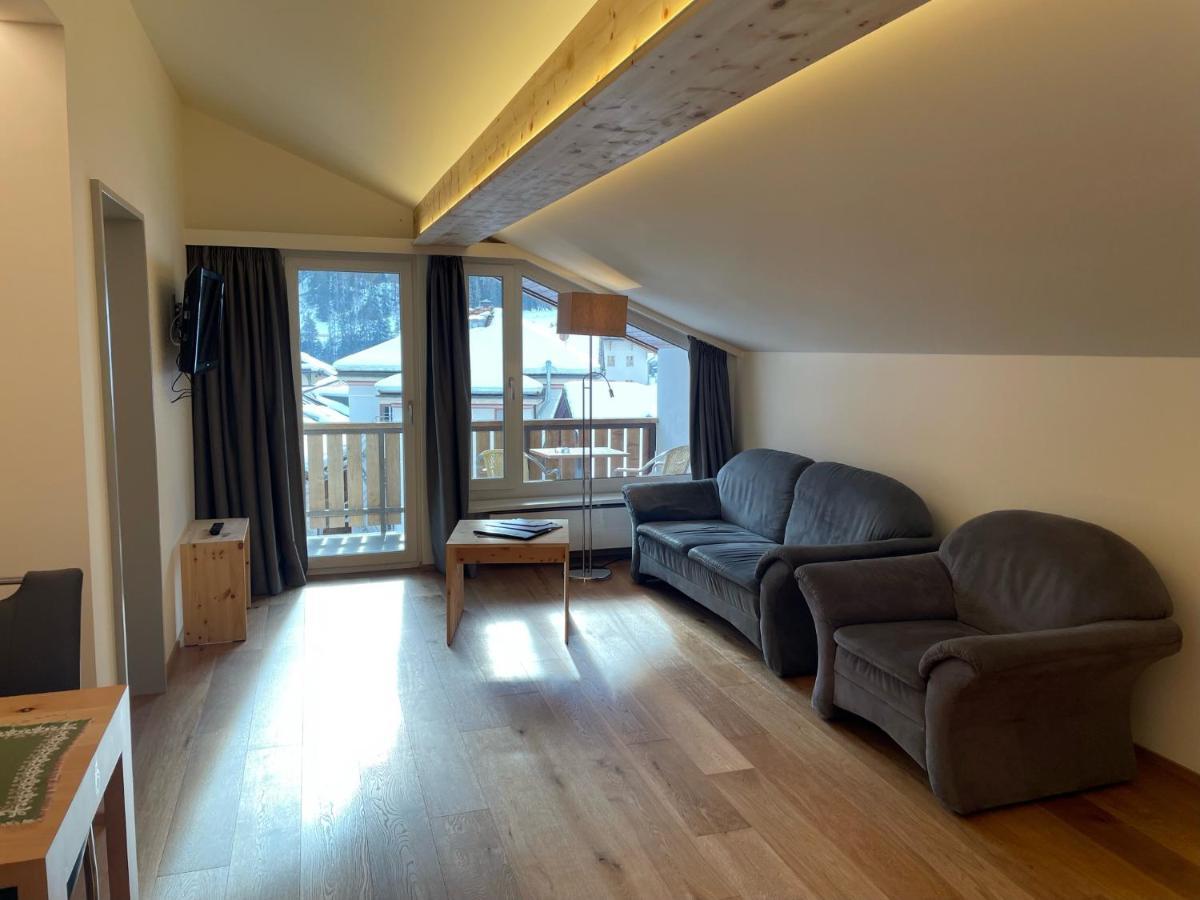 Hotel Conrad Scuol Esterno foto