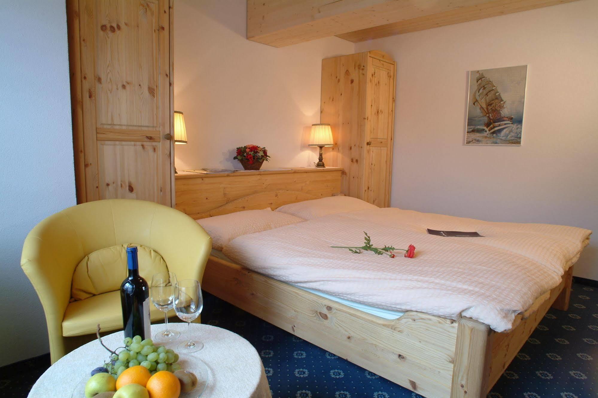 Hotel Conrad Scuol Esterno foto