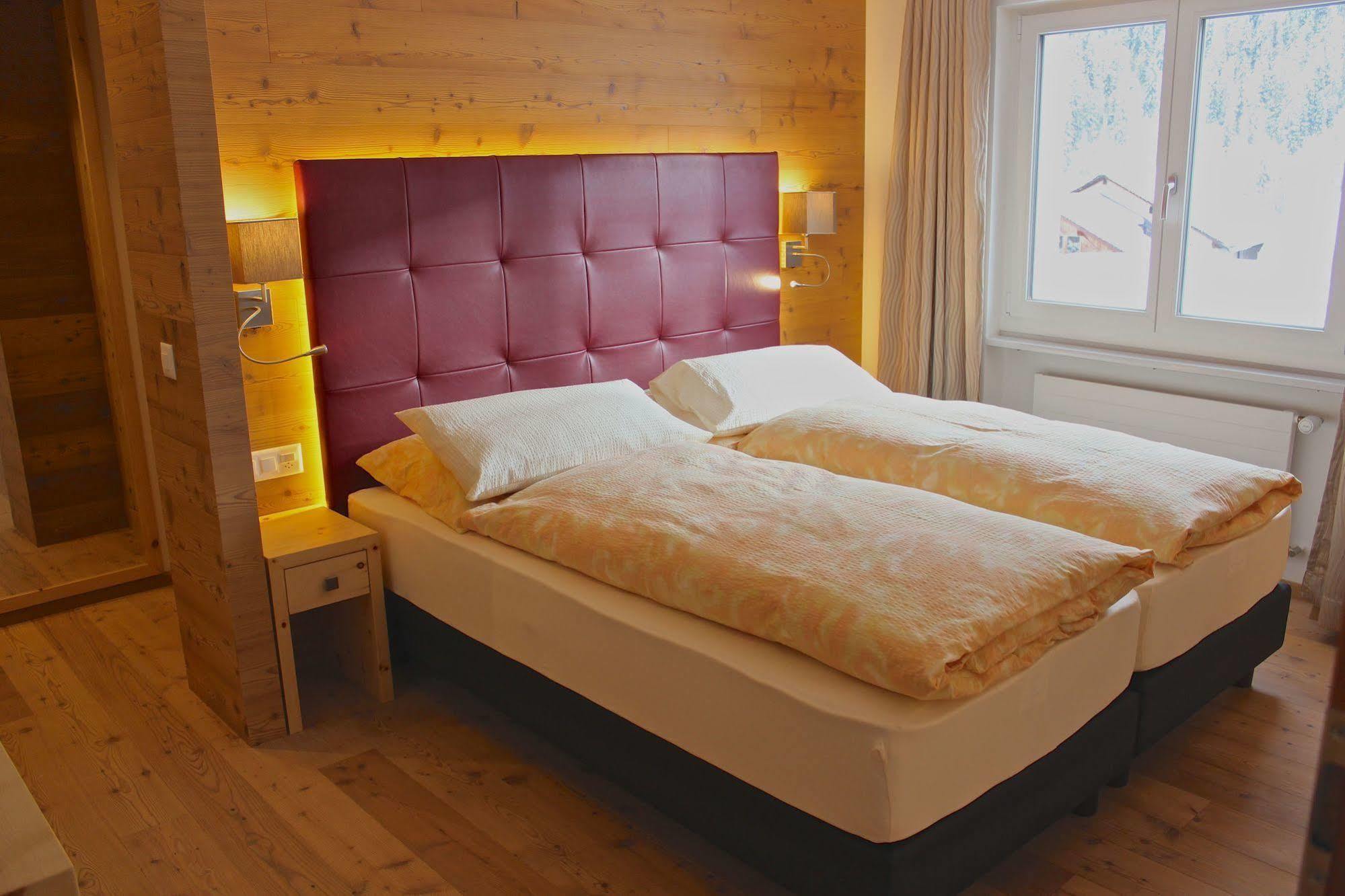Hotel Conrad Scuol Esterno foto